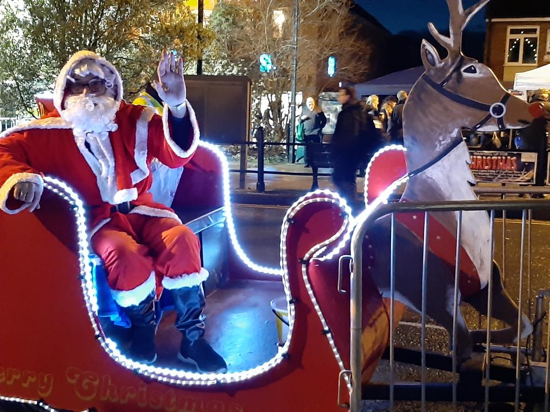 Newbury Lions Christmas Cheer - Santa is coming to Burghfield
